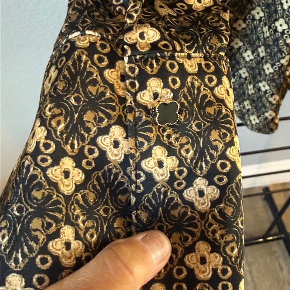 Comp Black Beautiful Button Down Blouse - Picture 3 of 6